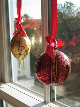 adornos-navidad-bolas-para-ventanas-337x450
