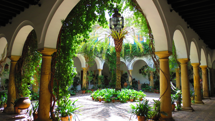 como-decorar-patio-andaluz4