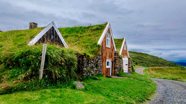las-impresionantes-casas-cesped-de-islandia