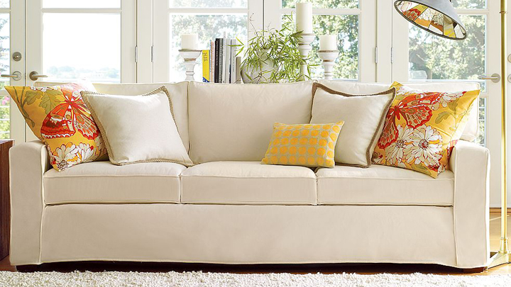 como-decorar-el-sofa-con-cojines