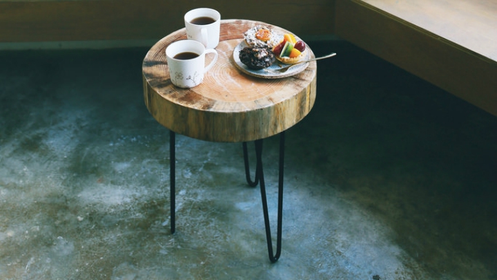 mesa-cafe-madera-diy