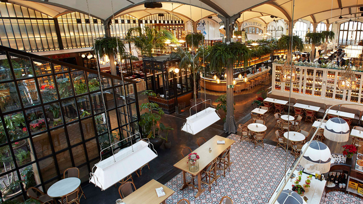 la-increible-decoracion-del-restaurante-el-nacional-de-barcelona