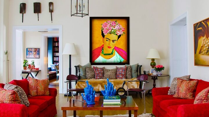 salon-con-un-cuadro-de-Frida-Kahlo