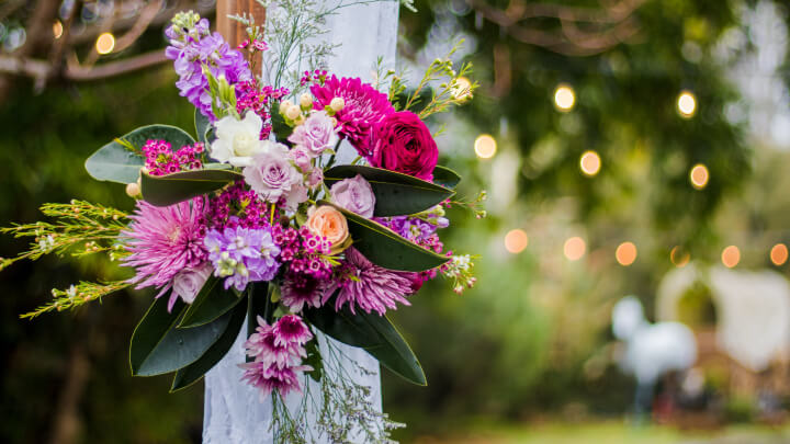 flores-en-boda-al-aire-libre