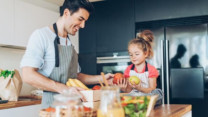 nina-en-la-cocina