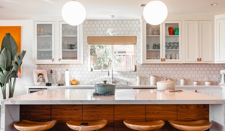 cocina-en-blanco-y-madera