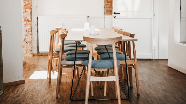 mesa-de-comedor-de-madera