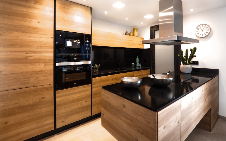 encimera-de-cocina-en-color-negro