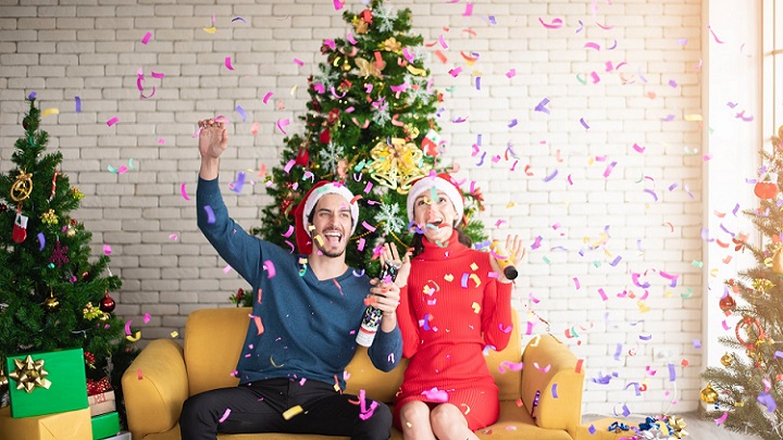 pareja-celebra-navidad