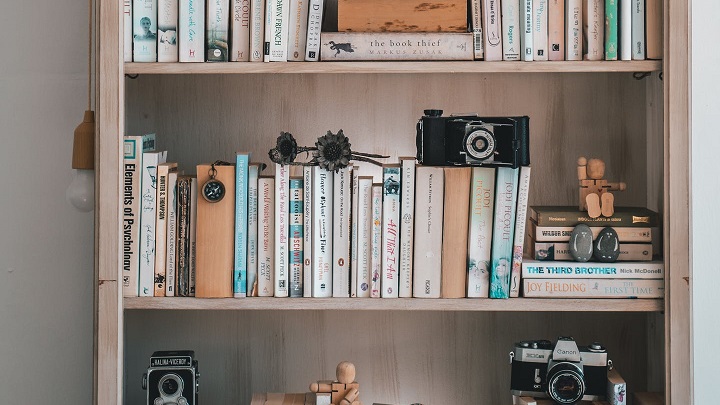 libreria-en-el-pasillo