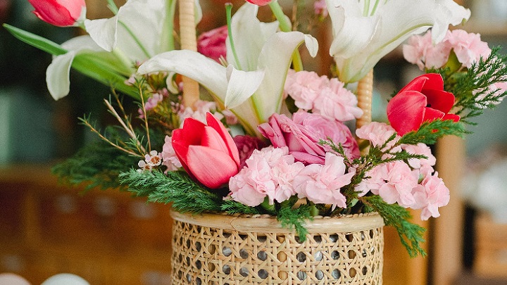 cesta-con-flores