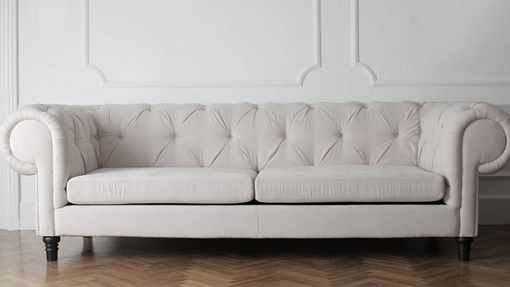 sofa-clasico-de-color-blanco