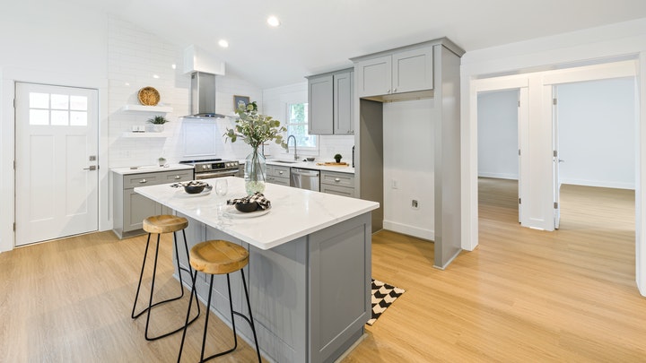 cocina-gris-con-isla