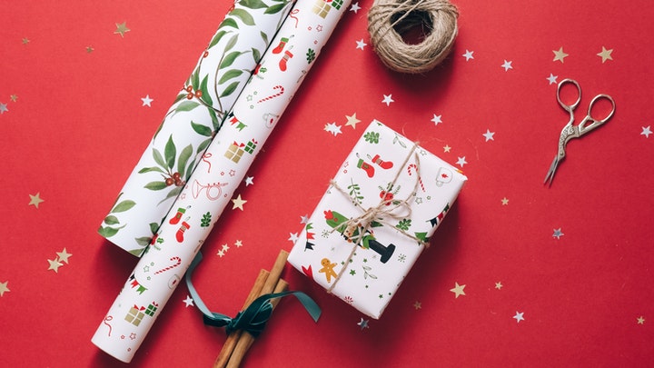 papel-de-regalo-con-estampado-navideno