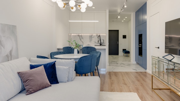 apartamento-decorado-en-blanco-y-azul