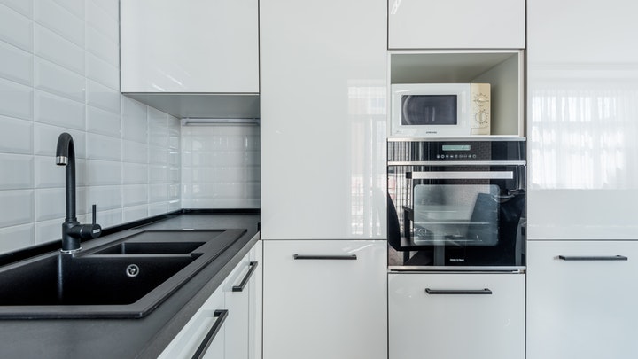 muebles-de-color-blanco-en-la-cocina