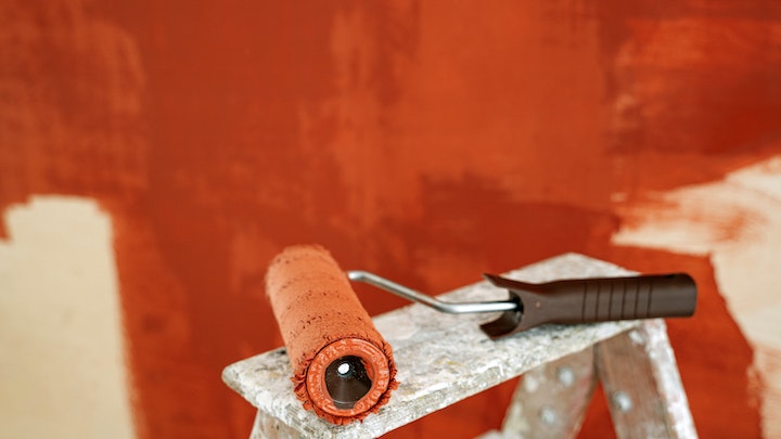 pintar-una-pared-con-rodillo