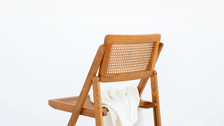una-silla-de-madera