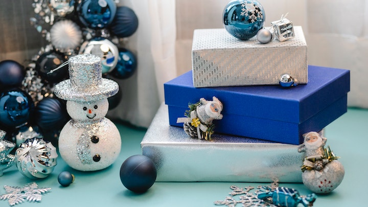 decoracion-navidena-en-gris-y-azul