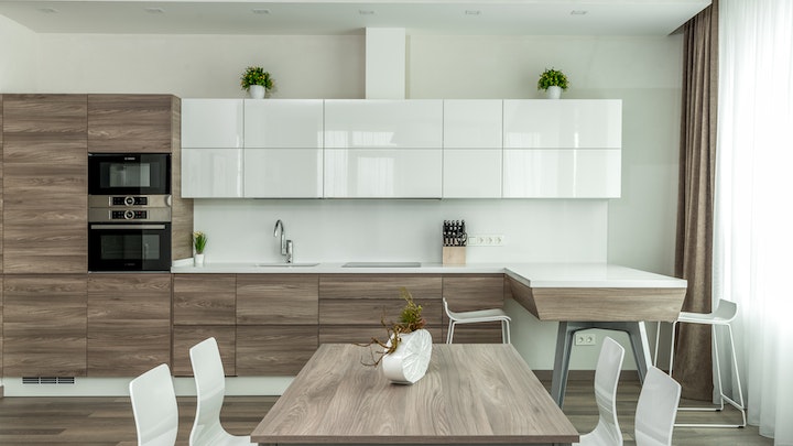 cocina-en-madera-y-blanco