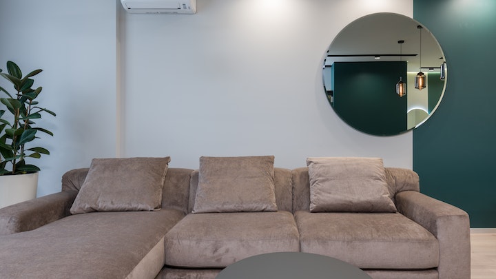 sofa-grande-en-el-salon