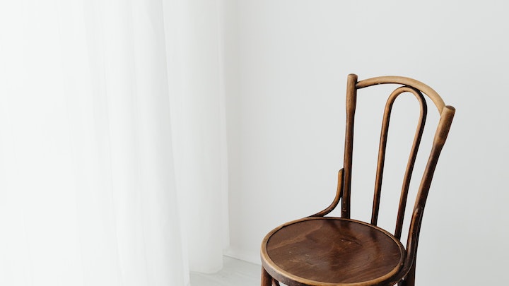 silla-y-cortinas