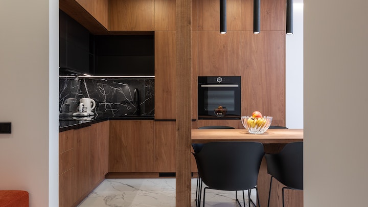 cocina-en-madera-y-color-negro