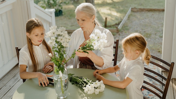 familia-con-flores