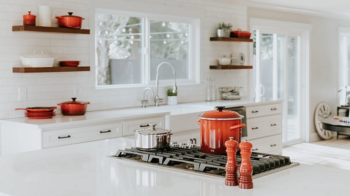 estantes-en-cocina-de-color-blanco