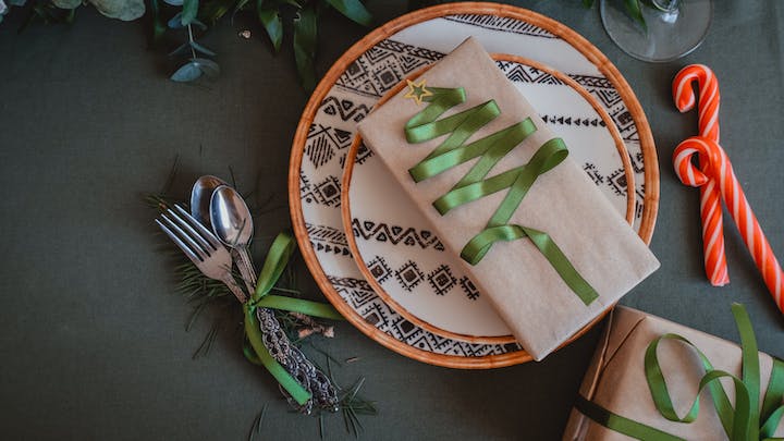 mesa-de-navidad-en-verde-y-blanco