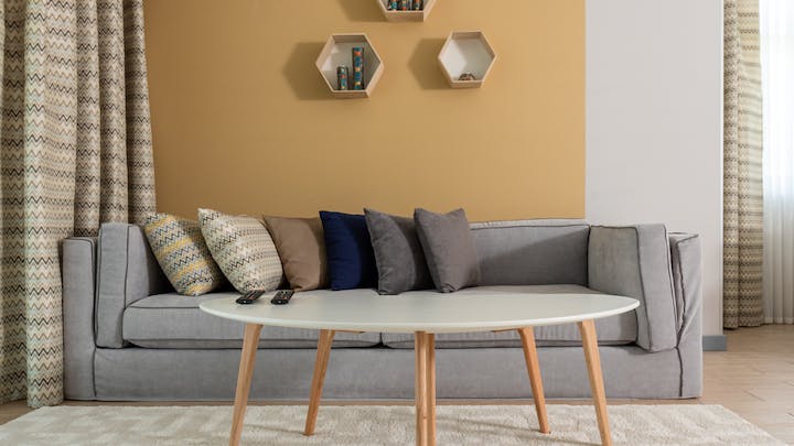 sofa-de-color-gris-perla